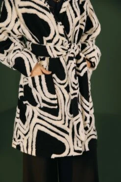 Farm Rio Black And White Wild Hearts Fleece Coat -Farm Rio Fashion Store 302234 03