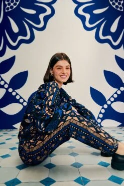 Farm Rio Black Macaw Forest Sweatpants -Farm Rio Fashion Store 303956 03