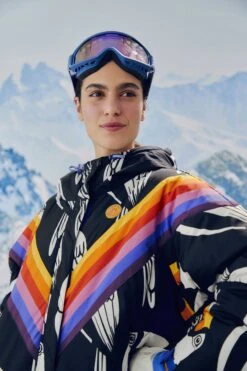 Farm Rio Black Graphic Toucans Ski Puffer Jacket 12 Farm Rio Black Graphic Toucans Ski Puffer Jacket -Farm Rio Fashion Store 304125 03