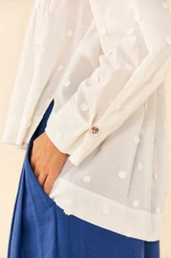 Farm Rio Off-White 3D Flowers Blouse -Farm Rio Fashion Store 306074 03