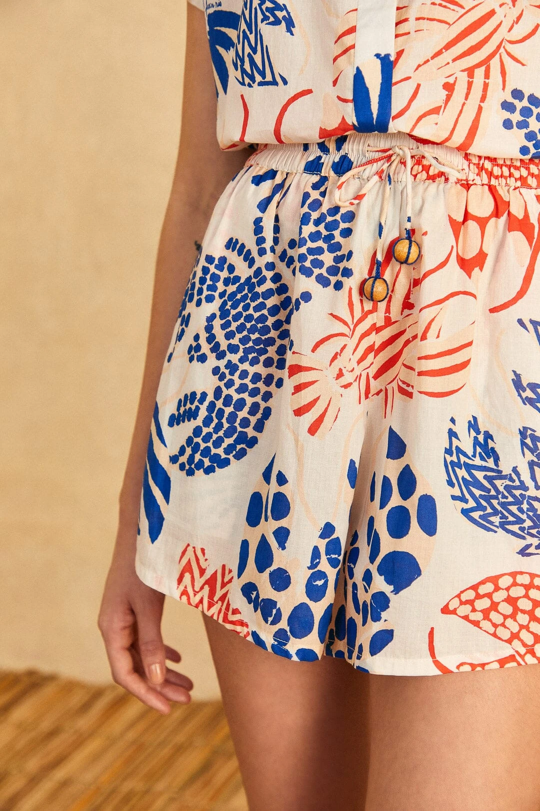 Farm Rio Off-White Mixed Lobster Shorts 5 Farm Rio Off-White Mixed Lobster Shorts - Image 3