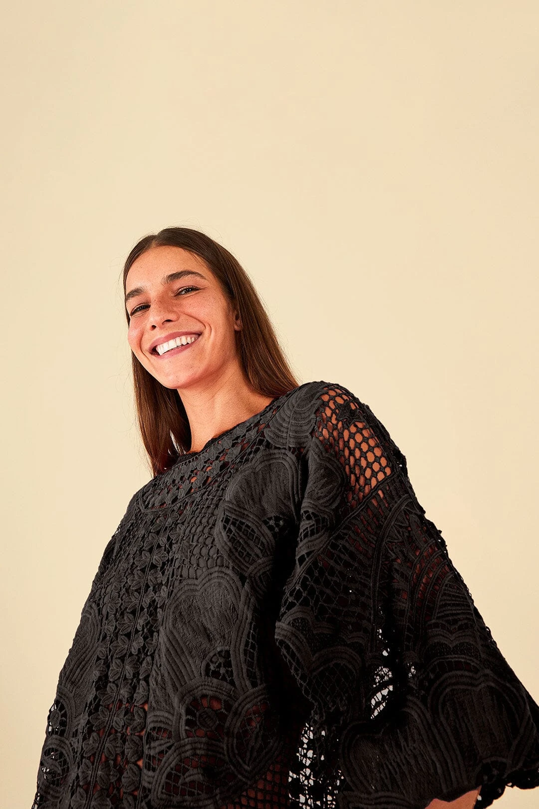 Farm Rio Black Alucina Luz Guipire Crop Top 3 Farm Rio Black Alucina Luz Guipire Crop Top